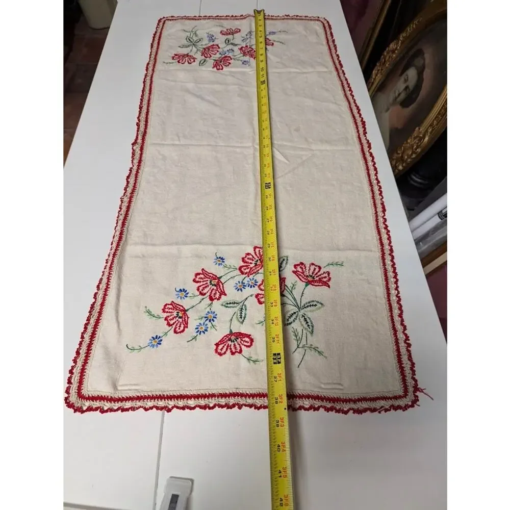 table runner hand embroidered 38
